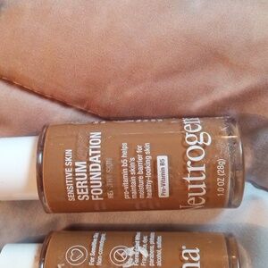 Neutrogena Foundation